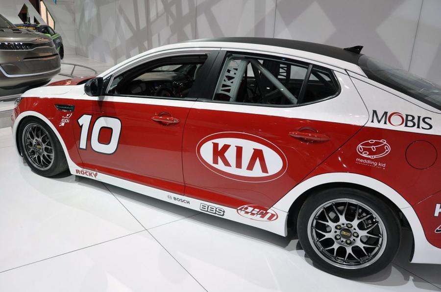  Kia Optima Turbo SX Kinetic Race Car 2011 года  (фото 8 из 14)